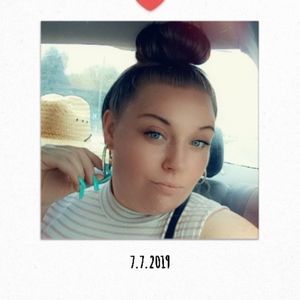 Meet your Posher, Kayla